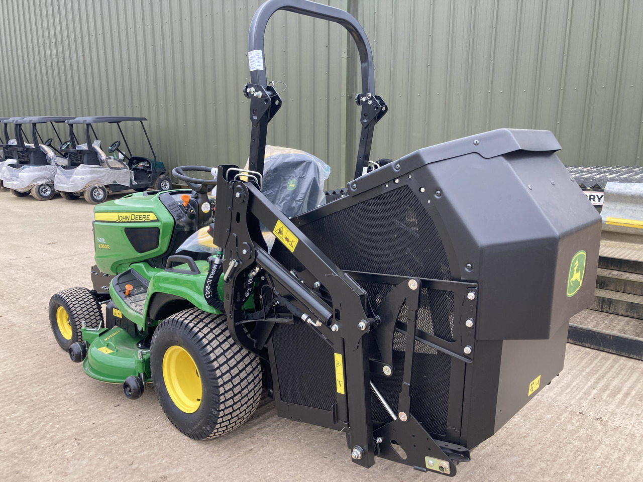 John Deere X950R ride on cut and collect mower - Rasenmäher: das Bild 3 John Deere X950R ride on cut and collect mower - Rasenmäher: das Bild 3