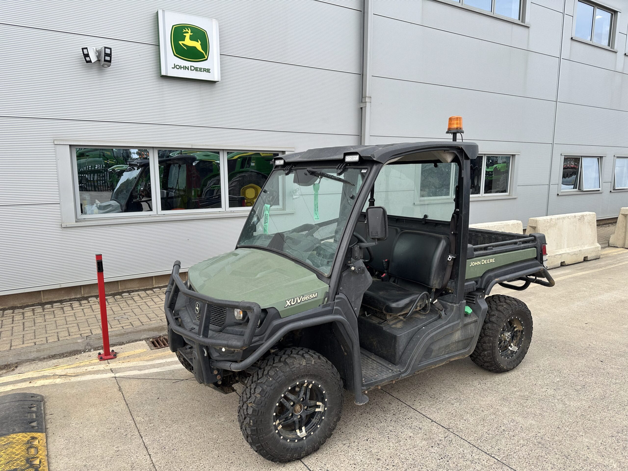 John Deere XUV865M - Quad: das Bild 1 John Deere XUV865M - Quad: das Bild 1