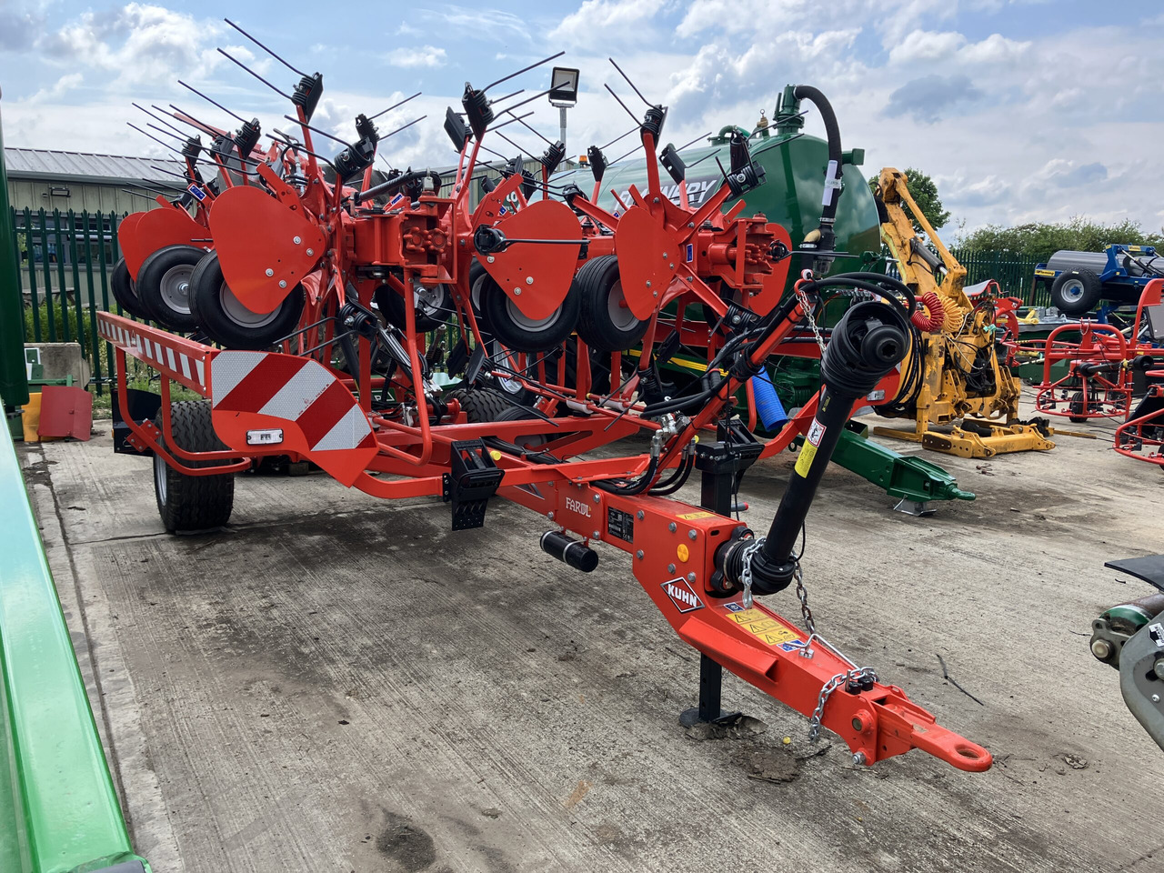 Kuhn GF13003 - Grünlandtechnik: das Bild 1 Kuhn GF13003 - Grünlandtechnik: das Bild 1