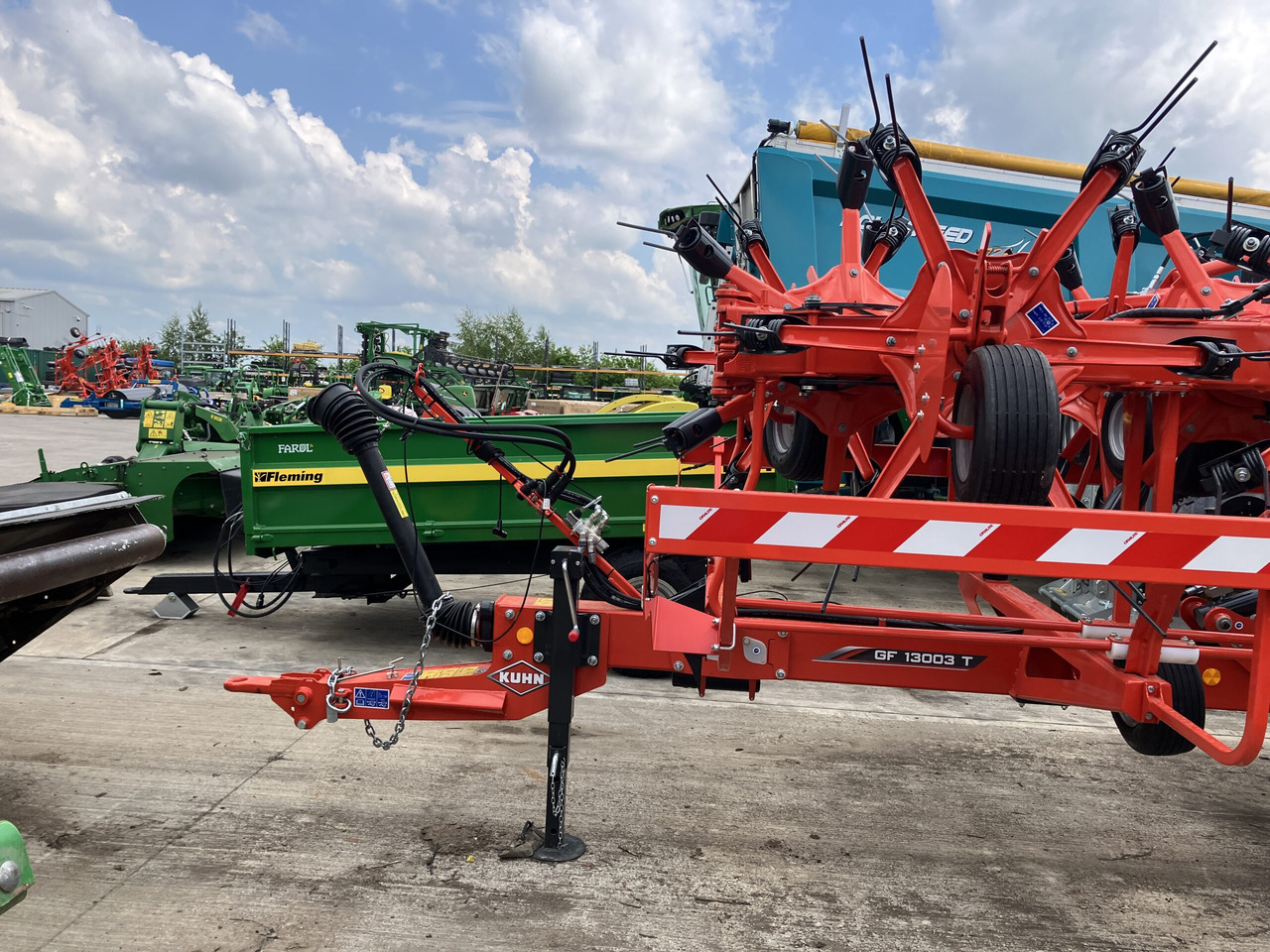 Kuhn GF13003 - Grünlandtechnik: das Bild 3 Kuhn GF13003 - Grünlandtechnik: das Bild 3