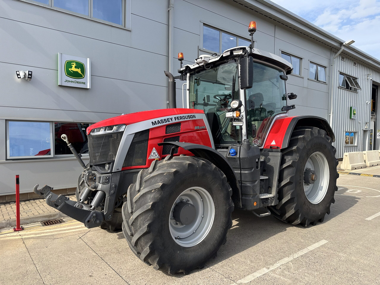 Massey Ferguson 8S.245 - Traktor: das Bild 1 Massey Ferguson 8S.245 - Traktor: das Bild 1