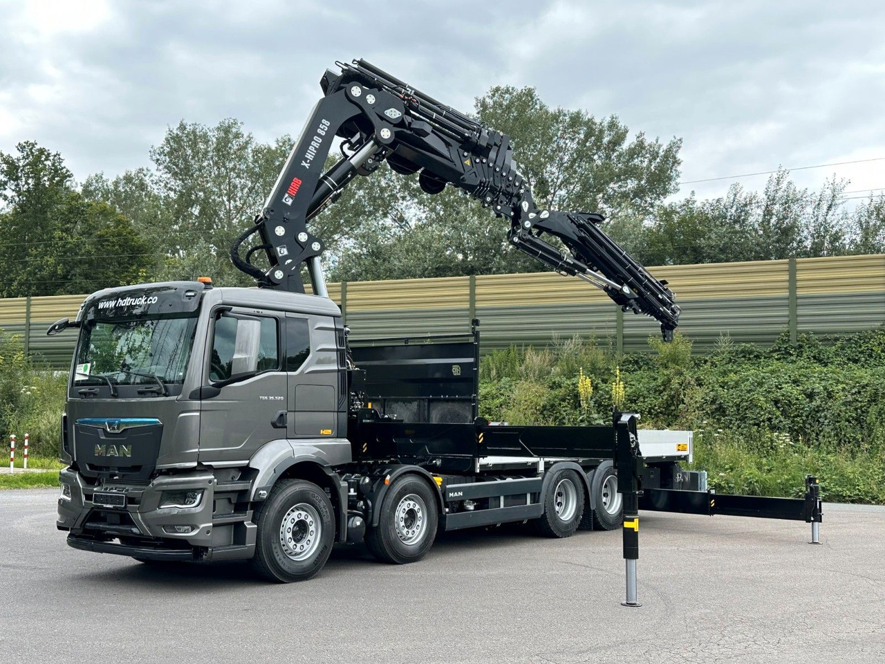MAN TGS 35.520 8x4 BL HIAB X-HiPro858E-8 & Jib150x-6 - Pritsche LKW, Autokran: das Bild 1 MAN TGS 35.520 8x4 BL HIAB X-HiPro858E-8 & Jib150x-6 - Pritsche LKW, Autokran: das Bild 1
