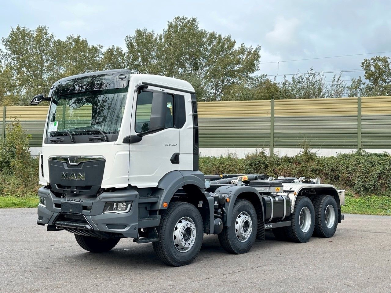 MAN TGS 41.440 8x4 Euro6e Hyva 26-55 Abrollkipper - Abrollkipper: das Bild 3 MAN TGS 41.440 8x4 Euro6e Hyva 26-55 Abrollkipper - Abrollkipper: das Bild 3