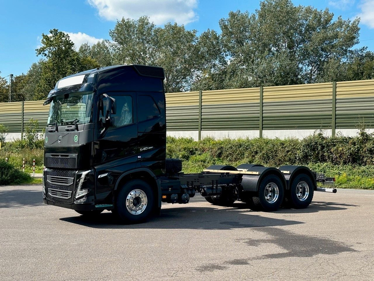 Volvo FH 540 6x4 - Fahrgestell LKW: das Bild 2 Volvo FH 540 6x4 - Fahrgestell LKW: das Bild 2