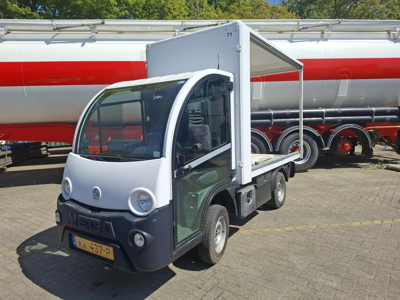 Golfmobil Aixam Mega E-Worker Elektrische Bakwagen RK-437-P: das Bild 1