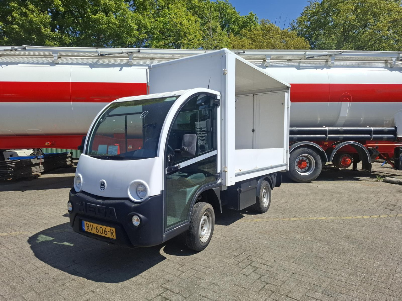 Aixam Mega E-Worker Elektrische Bakwagen RV-606-R - Golfmobil: das Bild 1 Aixam Mega E-Worker Elektrische Bakwagen RV-606-R - Golfmobil: das Bild 1