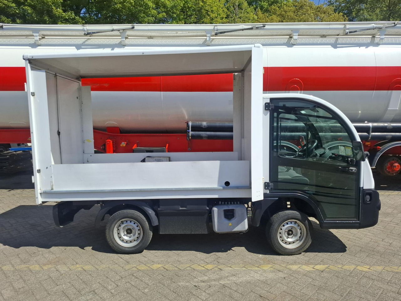 Aixam Mega E-Worker Elektrische Bakwagen RV-606-R - Golfmobil: das Bild 3 Aixam Mega E-Worker Elektrische Bakwagen RV-606-R - Golfmobil: das Bild 3
