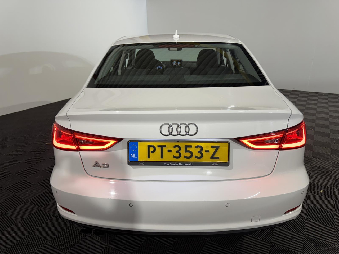 Audi | A3 Limousine | 1.4 TFSI Attraction Pro Line Plus Automaat | 2016 | 256.538 km | PT353Z | Geen oordeel - Limousine: das Bild 5 Audi | A3 Limousine | 1.4 TFSI Attraction Pro Line Plus Automaat | 2016 | 256.538 km | PT353Z | Geen oordeel - Limousine: das Bild 5
