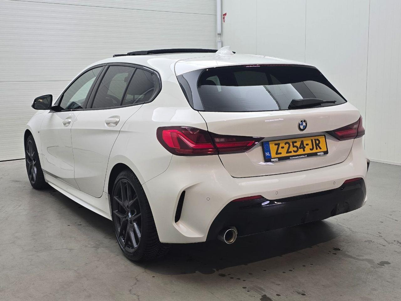 BMW 1 - serie 118i High Executive M-Sport | 2020 | 90.496 km | Automaat | Z254JR | NAP: Geen oordeel - Schrägheck: das Bild 3 BMW 1 - serie 118i High Executive M-Sport | 2020 | 90.496 km | Automaat | Z254JR | NAP: Geen oordeel - Schrägheck: das Bild 3