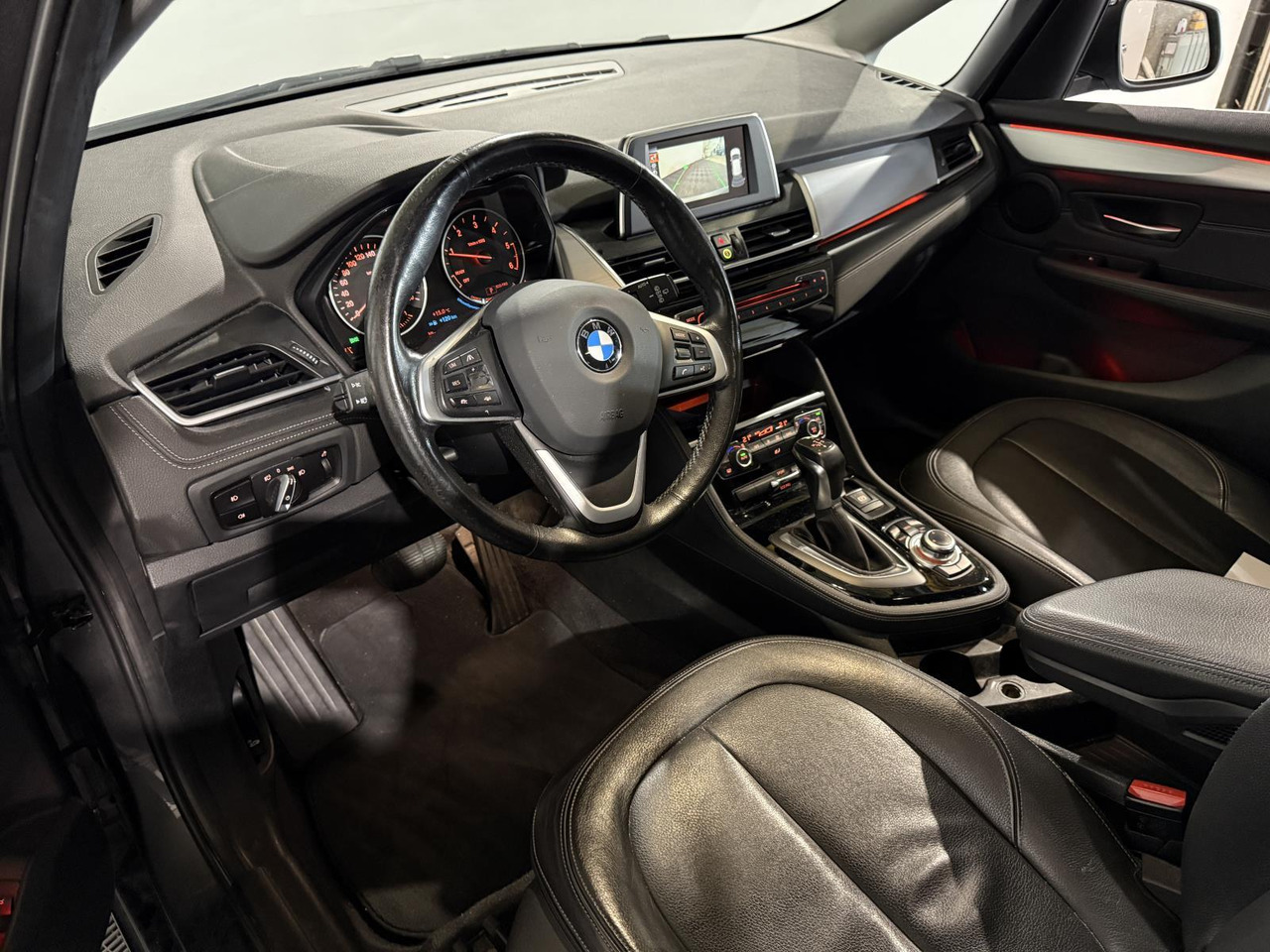 BMW | 2-serie Active Tourer | 218d Corporate Lease Luxury | 2015 | 223.959 km | HG351B | Logisch - PKW: das Bild 2 BMW | 2-serie Active Tourer | 218d Corporate Lease Luxury | 2015 | 223.959 km | HG351B | Logisch - PKW: das Bild 2