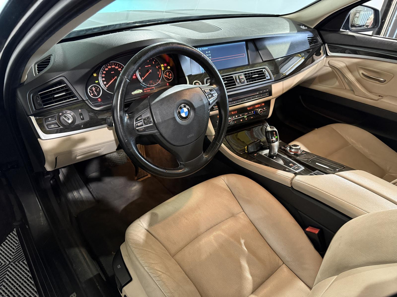BMW 5-serie 523i High Executive M-sport | 2011 | 259.445 km | G-885- VL - Limousine: das Bild 3 BMW 5-serie 523i High Executive M-sport | 2011 | 259.445 km | G-885- VL - Limousine: das Bild 3