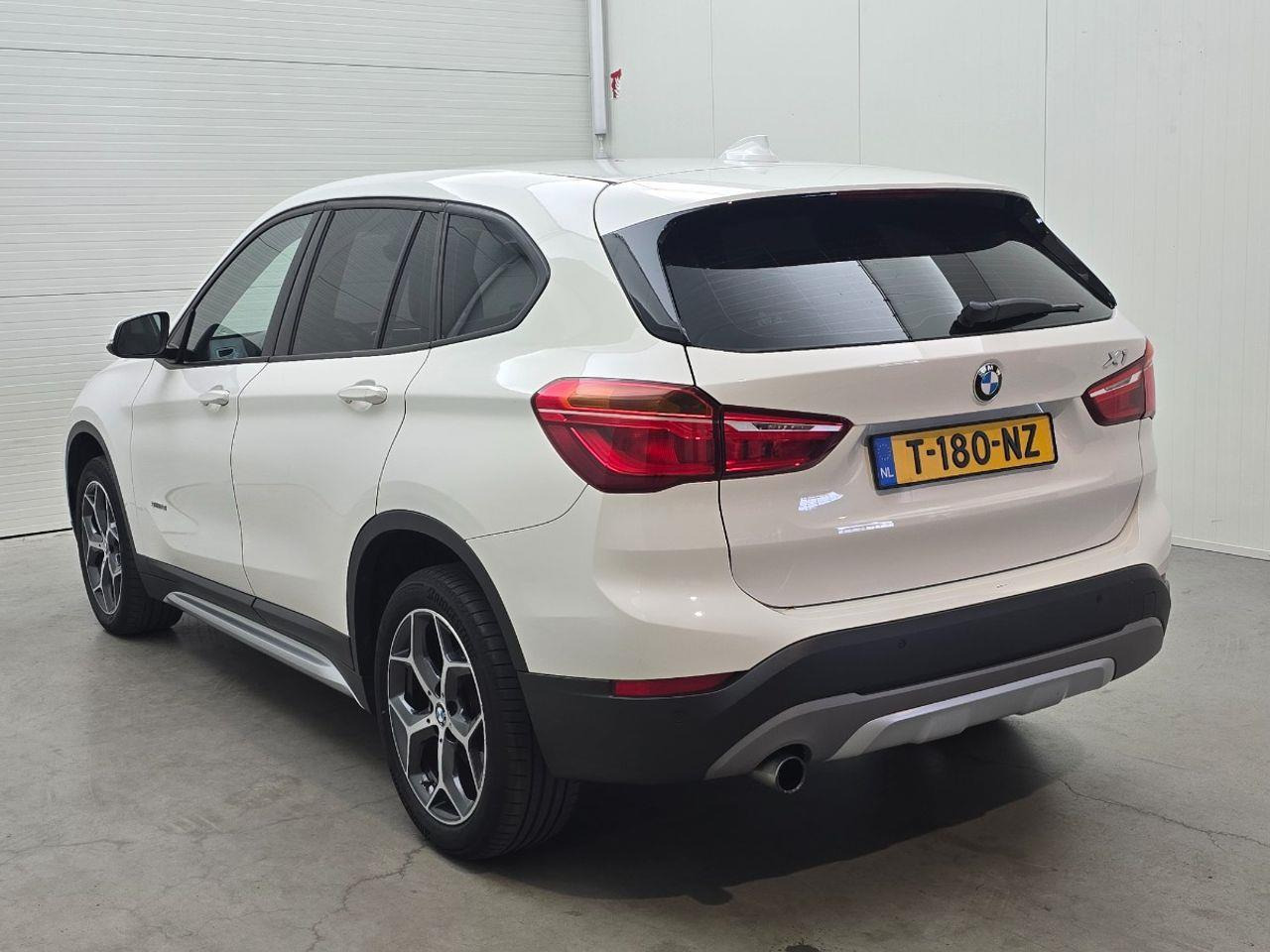 BMW X1 sDrive18i Executive | 2017 | 106.088 km | Automaat | T180NZ | NAP: Geen oordeel - SUV/ Geländewagen: das Bild 3 BMW X1 sDrive18i Executive | 2017 | 106.088 km | Automaat | T180NZ | NAP: Geen oordeel - SUV/ Geländewagen: das Bild 3