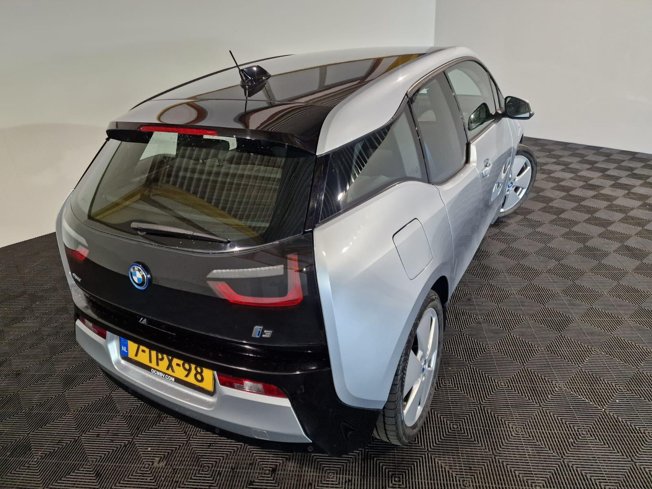 BMW i3 Range Extender 7-TPX-98 - PKW: das Bild 4 BMW i3 Range Extender 7-TPX-98 - PKW: das Bild 4