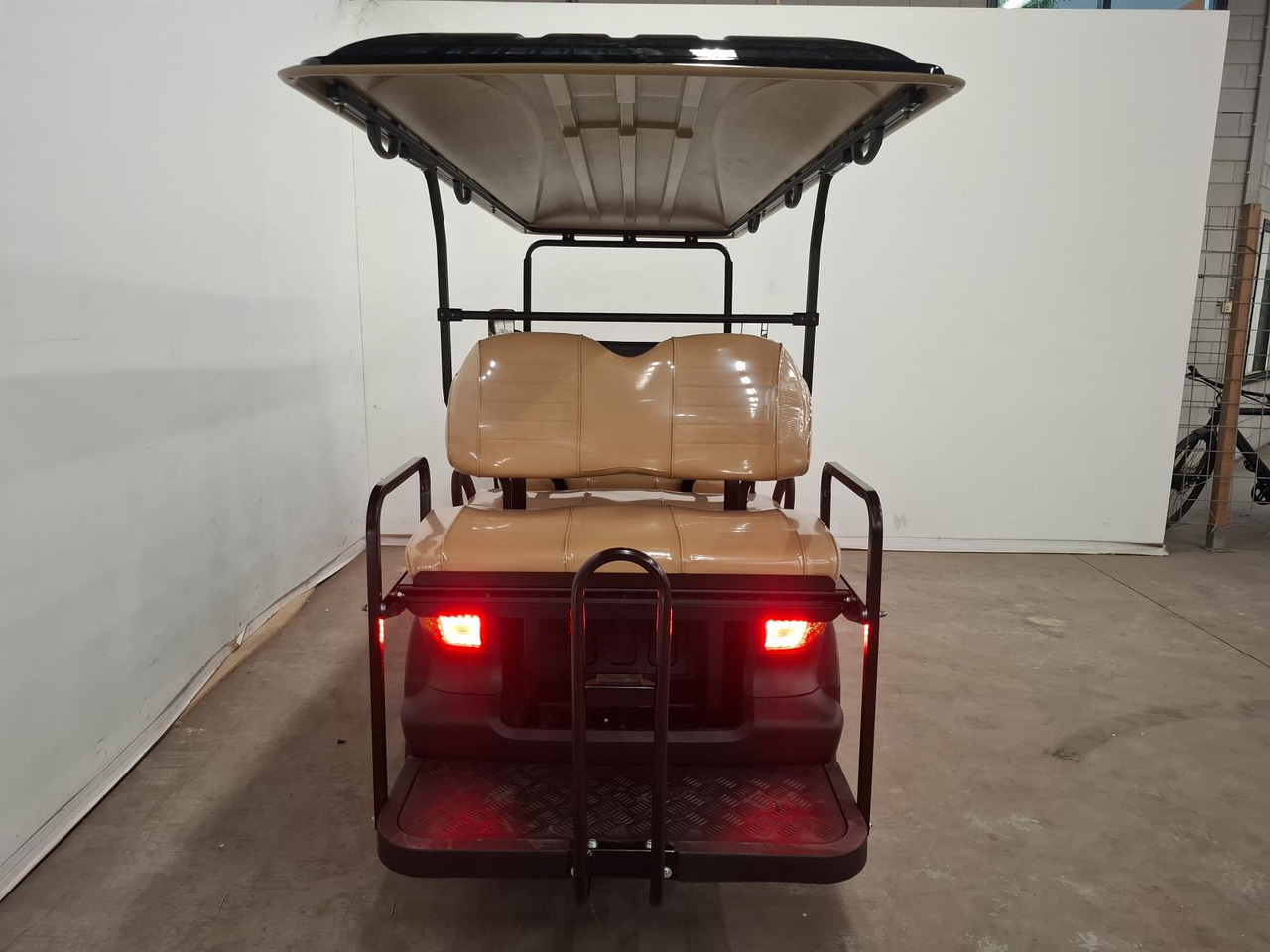 Bensel BSN4FF 6 Persoons Golfkar Zwart Nieuw - Golfmobil: das Bild 5 Bensel BSN4FF 6 Persoons Golfkar Zwart Nieuw - Golfmobil: das Bild 5