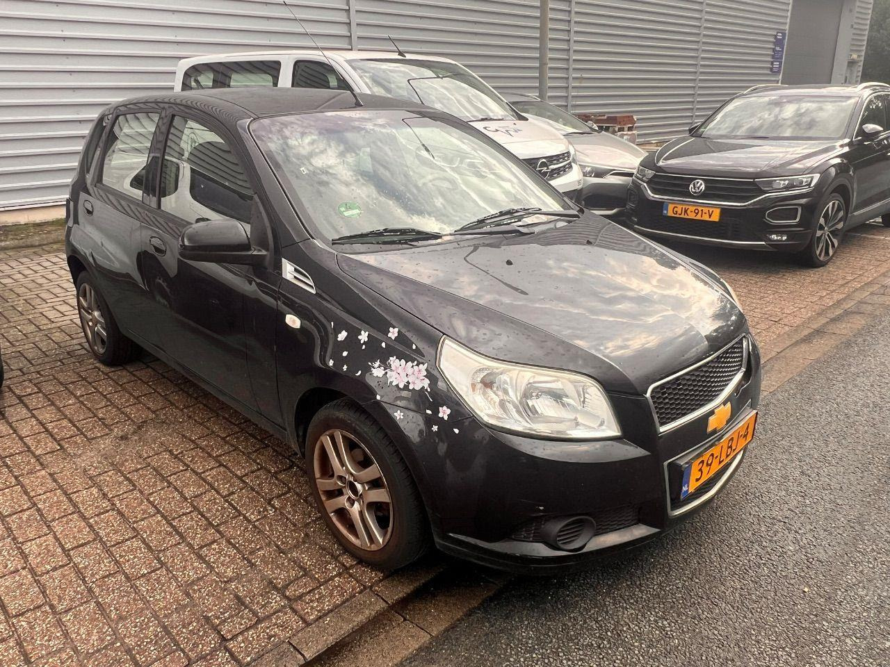 Chevrolet Aveo 1.2 16V LS B - clever | 2010 | 154.797 km | 39LBJ4 | NAP: Logisch - Schrägheck: das Bild 2 Chevrolet Aveo 1.2 16V LS B - clever | 2010 | 154.797 km | 39LBJ4 | NAP: Logisch - Schrägheck: das Bild 2