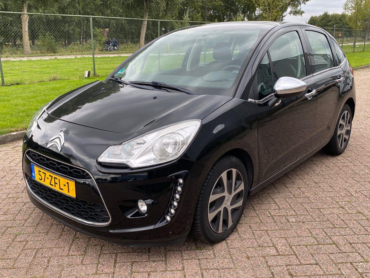 Citroen C3 1.2 VTi Collection | 2012 | 66.290 km | 57ZFL1 | NAP: Logisch - Schrägheck: das Bild 1 Citroen C3 1.2 VTi Collection | 2012 | 66.290 km | 57ZFL1 | NAP: Logisch - Schrägheck: das Bild 1