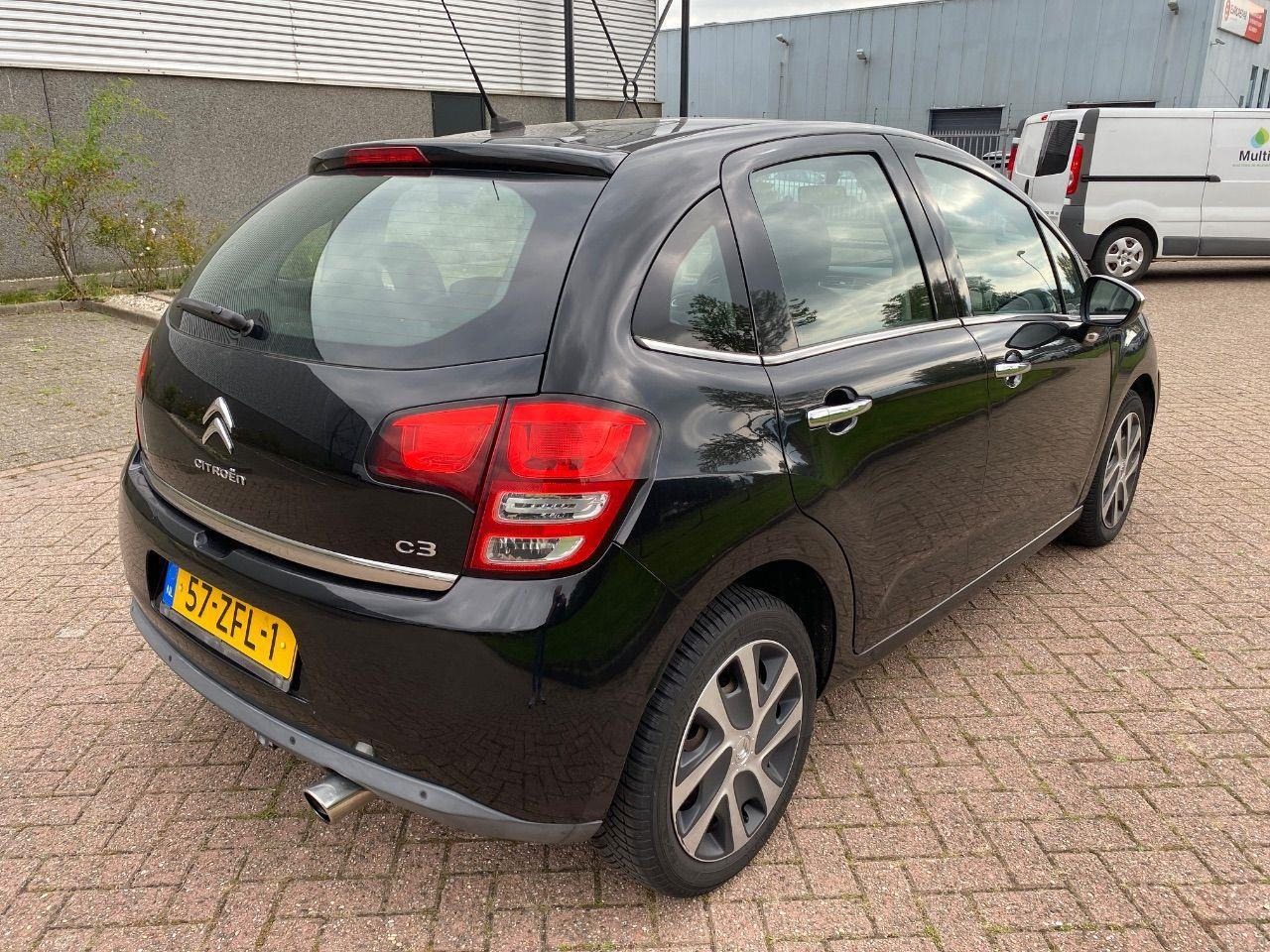 Citroen C3 1.2 VTi Collection | 2012 | 66.290 km | 57ZFL1 | NAP: Logisch - Schrägheck: das Bild 4 Citroen C3 1.2 VTi Collection | 2012 | 66.290 km | 57ZFL1 | NAP: Logisch - Schrägheck: das Bild 4