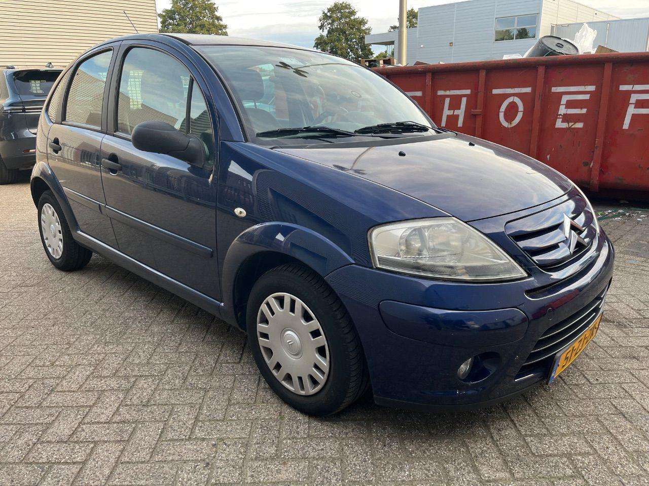 Citroen C3 1.4i Ambiance | 2008 | 82.298 km | 51ZJZK | NAP: Logisch - Schrägheck: das Bild 2 Citroen C3 1.4i Ambiance | 2008 | 82.298 km | 51ZJZK | NAP: Logisch - Schrägheck: das Bild 2