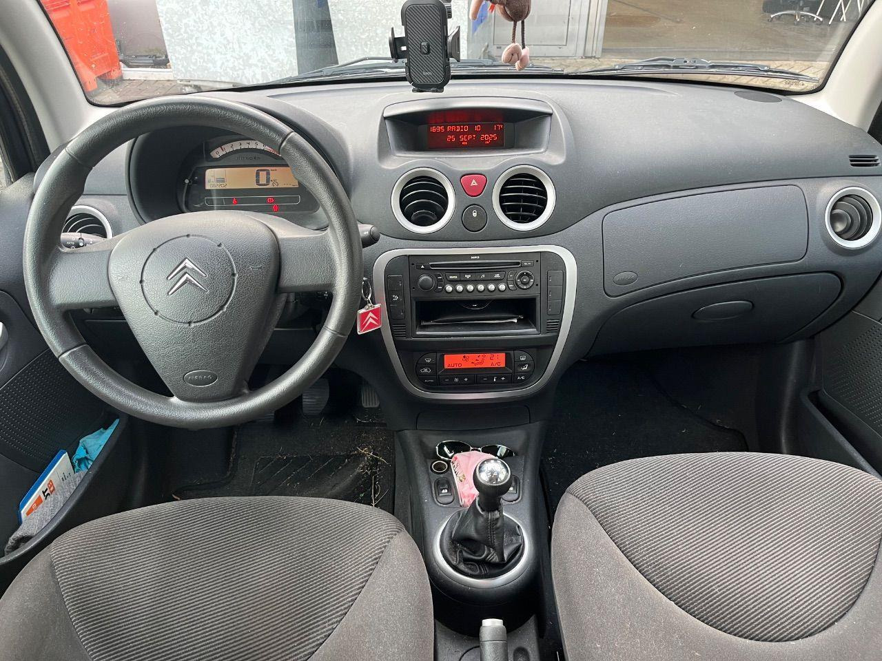 Citroen C3 1.4i Ambiance | 2008 | 82.298 km | 51ZJZK | NAP: Logisch - Schrägheck: das Bild 5 Citroen C3 1.4i Ambiance | 2008 | 82.298 km | 51ZJZK | NAP: Logisch - Schrägheck: das Bild 5
