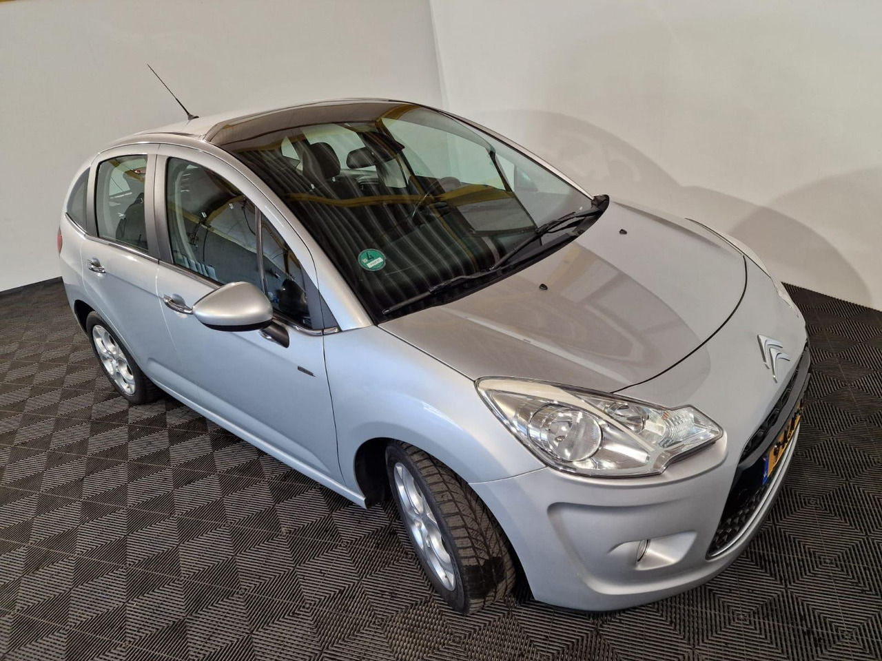 Citroen C3 1.6 Vti | 2012 | 193.593 km | 9-KJP-57 - Schrägheck: das Bild 5 Citroen C3 1.6 Vti | 2012 | 193.593 km | 9-KJP-57 - Schrägheck: das Bild 5