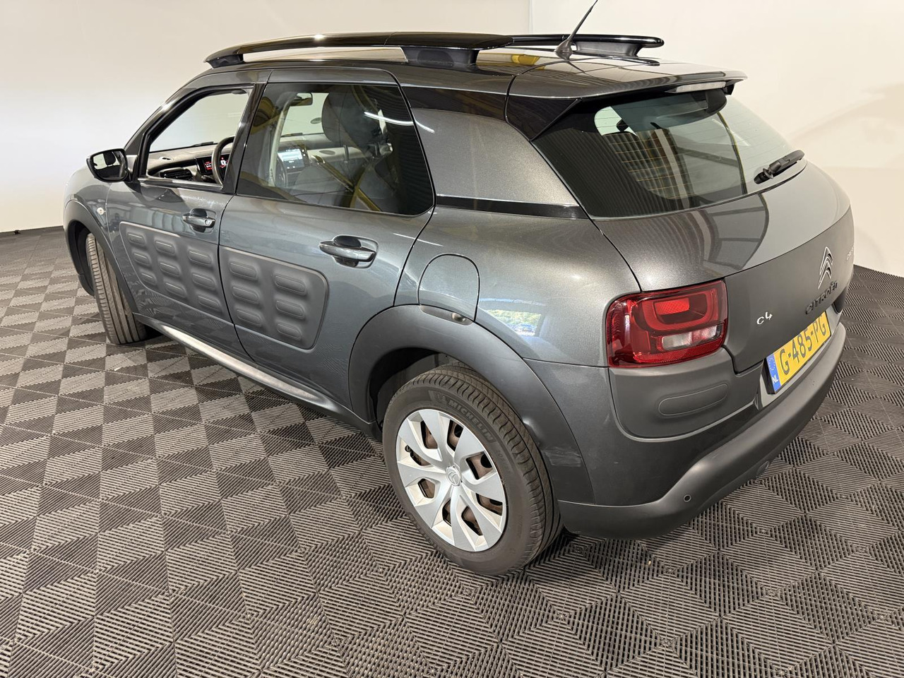 Citroen | C4 Cactus | 1.2 PureTech Business | 2015 | 163.108 km | G485PG | Geen oordeel - SUV/ Geländewagen: das Bild 4 Citroen | C4 Cactus | 1.2 PureTech Business | 2015 | 163.108 km | G485PG | Geen oordeel - SUV/ Geländewagen: das Bild 4
