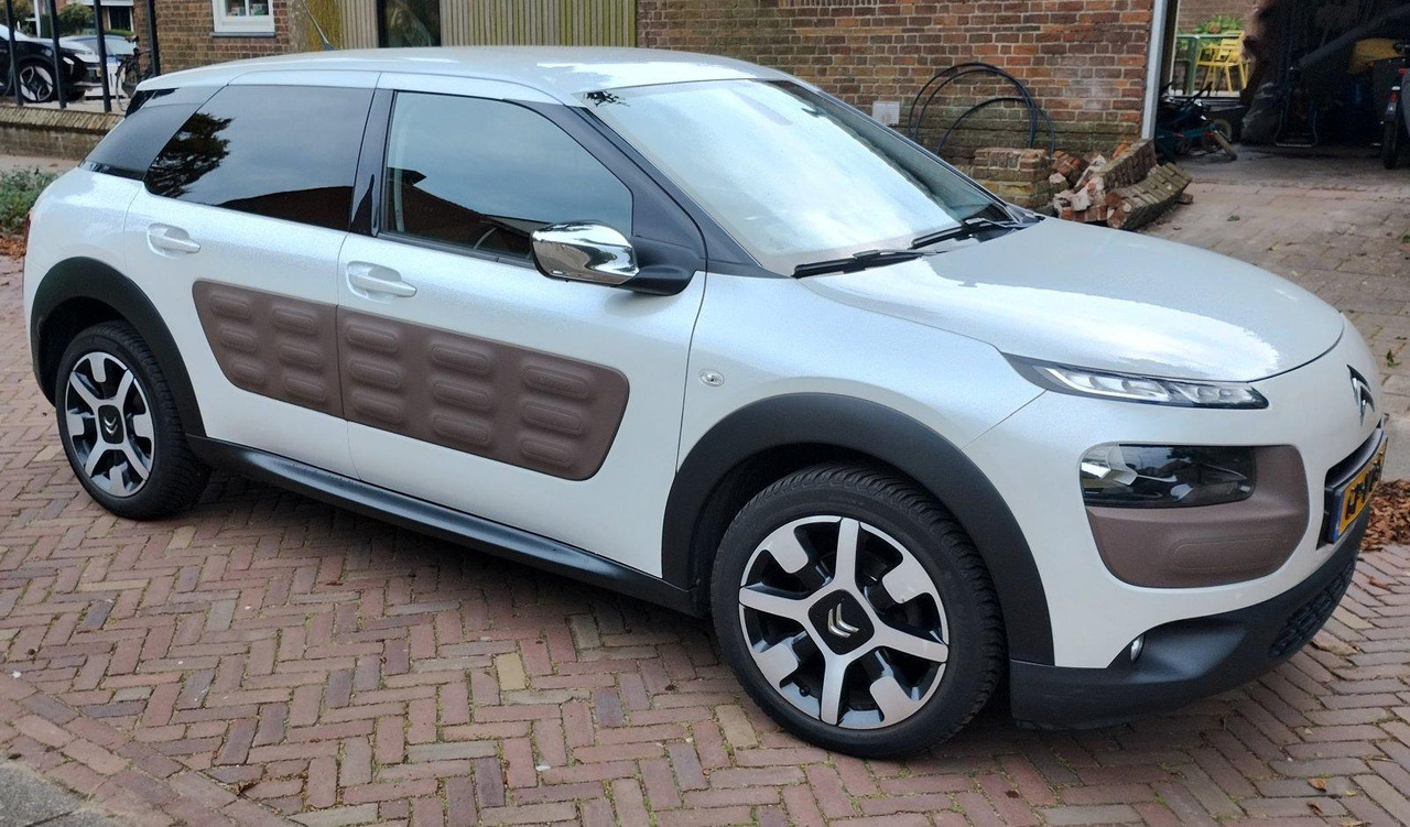 Citroen | C4 Cactus | 1.6 BlueHDi Business | 2015 | 201.033 km | GP170S | Logisch - SUV/ Geländewagen: das Bild 1 Citroen | C4 Cactus | 1.6 BlueHDi Business | 2015 | 201.033 km | GP170S | Logisch - SUV/ Geländewagen: das Bild 1