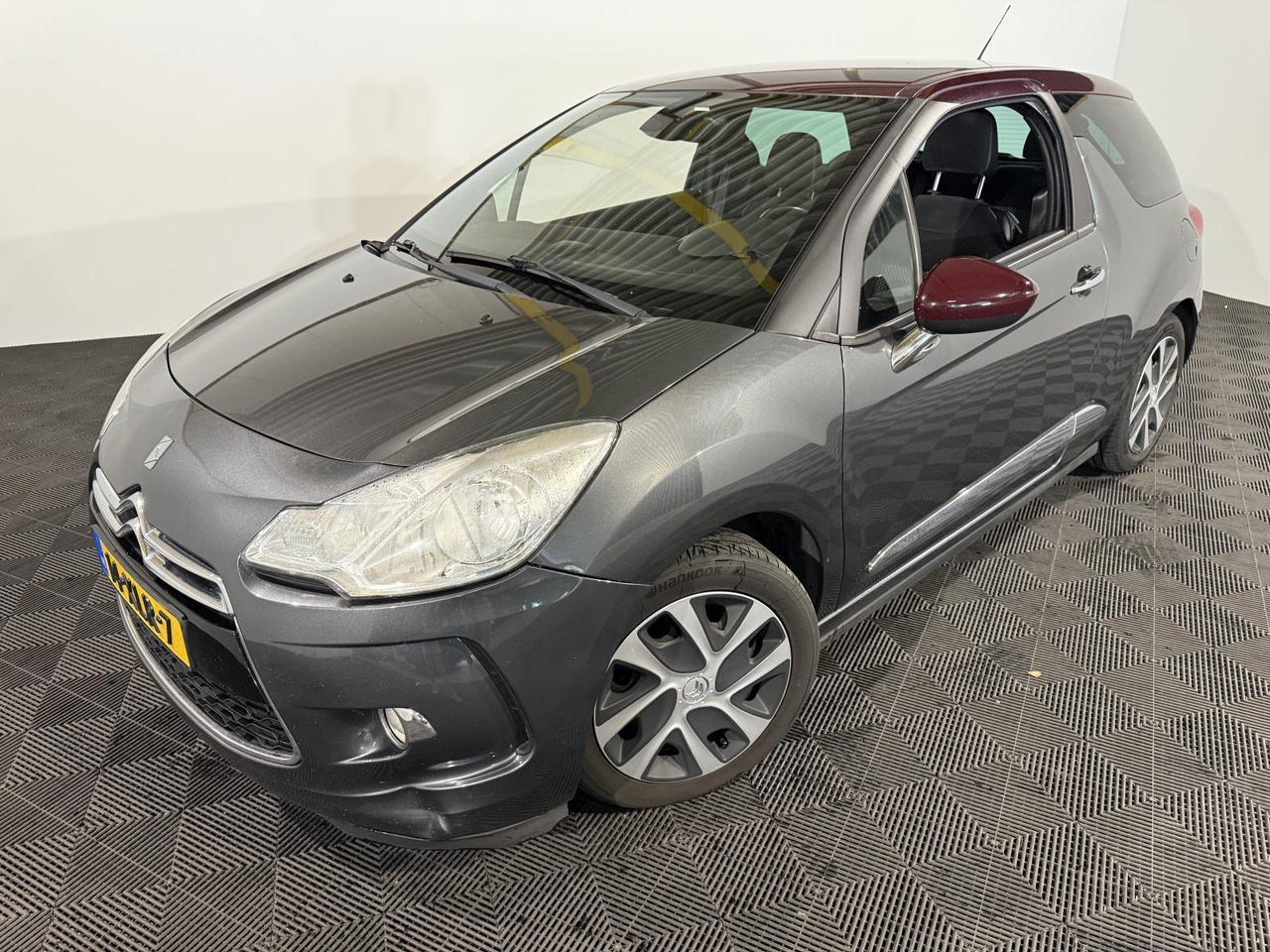 Citroen DS3 1.6 e-HDi So Chic | 2012 | 277.448 km | 14-XLR-7 - Schrägheck: das Bild 1 Citroen DS3 1.6 e-HDi So Chic | 2012 | 277.448 km | 14-XLR-7 - Schrägheck: das Bild 1
