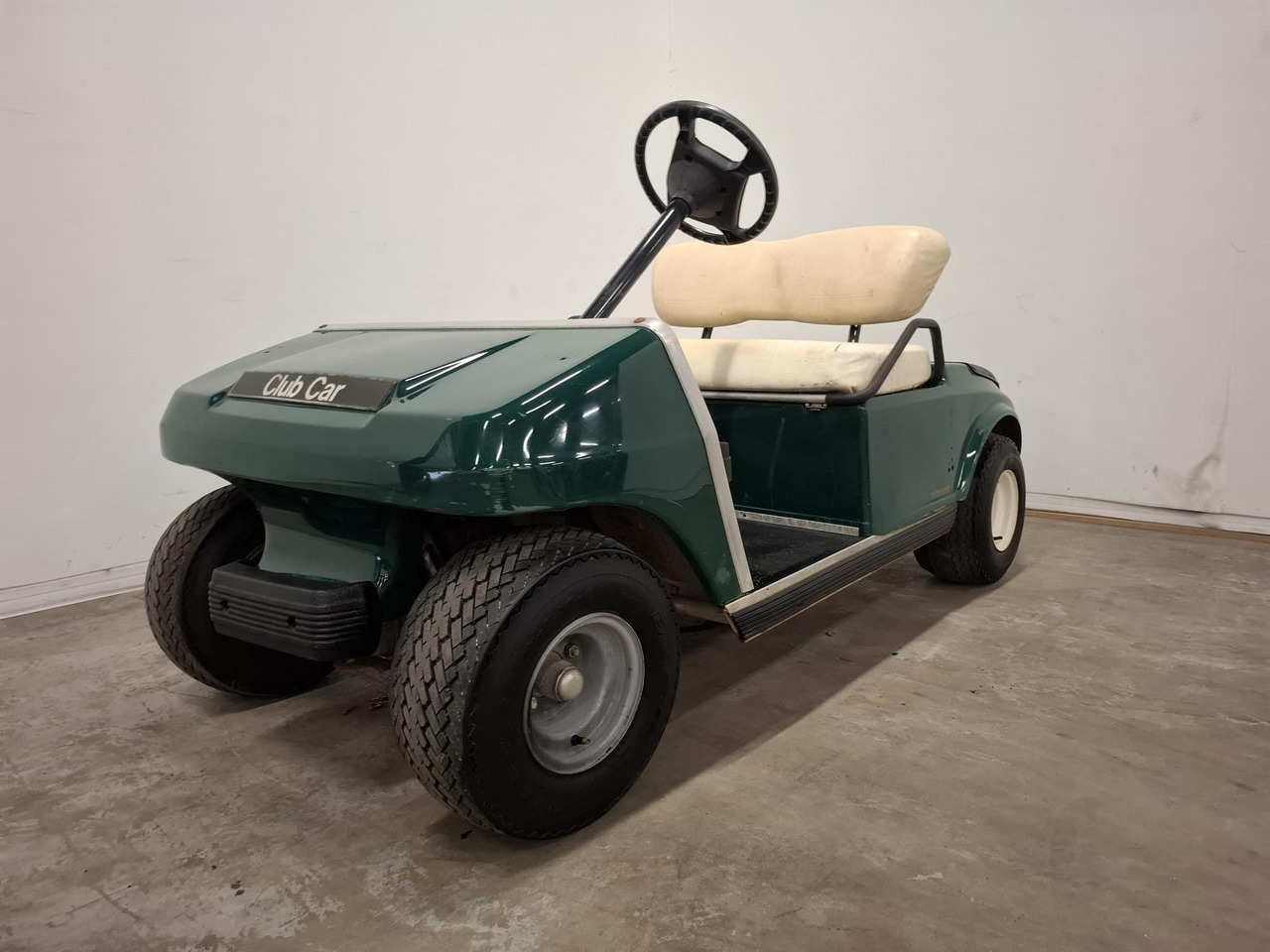 ClubCar DS 2 seater (1) A9747-622827 - Golfmobil: das Bild 1 ClubCar DS 2 seater (1) A9747-622827 - Golfmobil: das Bild 1