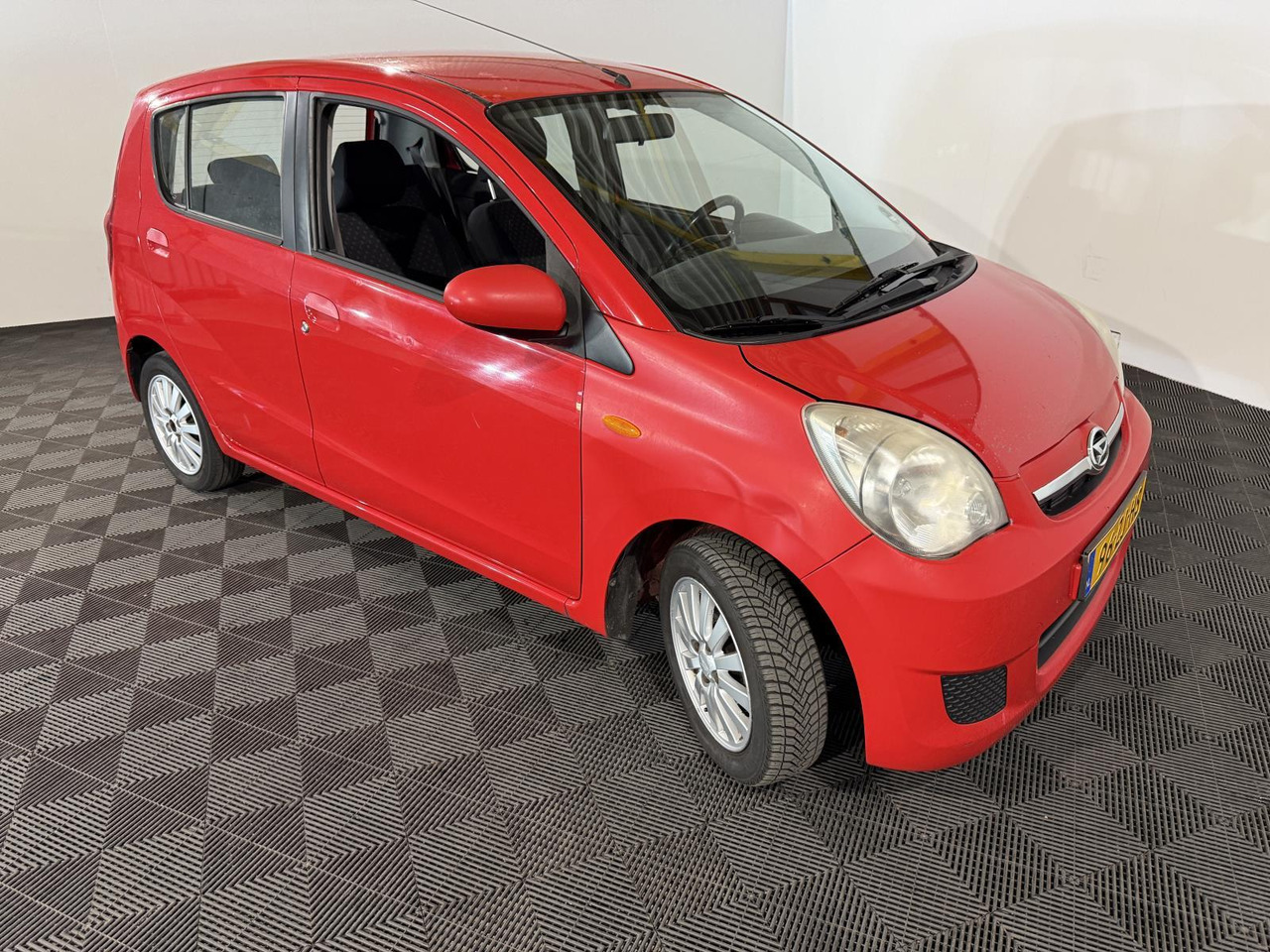 Daihatsu Cuore 1.0 Trend | 2007 | 242.568 km | 96-ZJ-HS - Schrägheck: das Bild 3 Daihatsu Cuore 1.0 Trend | 2007 | 242.568 km | 96-ZJ-HS - Schrägheck: das Bild 3