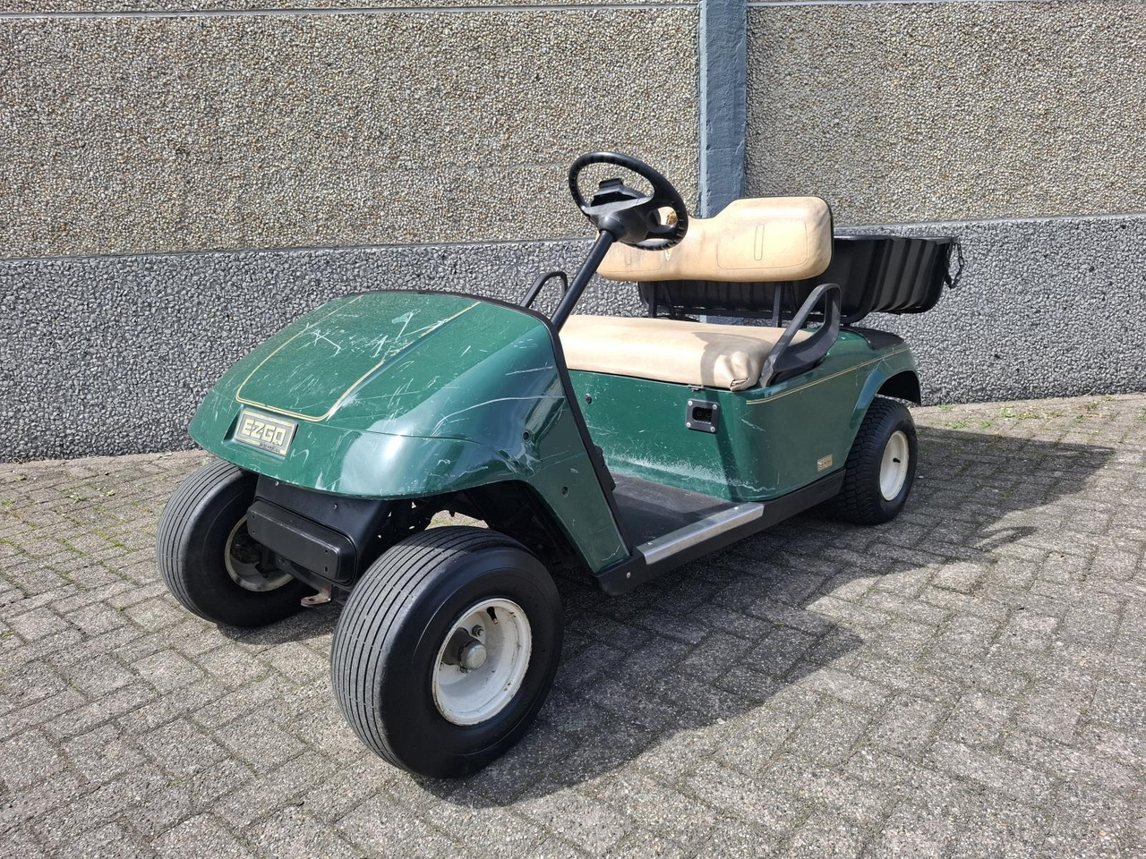 E-Z-GO TXT 2-Persoons Elektrische Golfkar met Open Laadbak 1442482 - Golfmobil: das Bild 1 E-Z-GO TXT 2-Persoons Elektrische Golfkar met Open Laadbak 1442482 - Golfmobil: das Bild 1