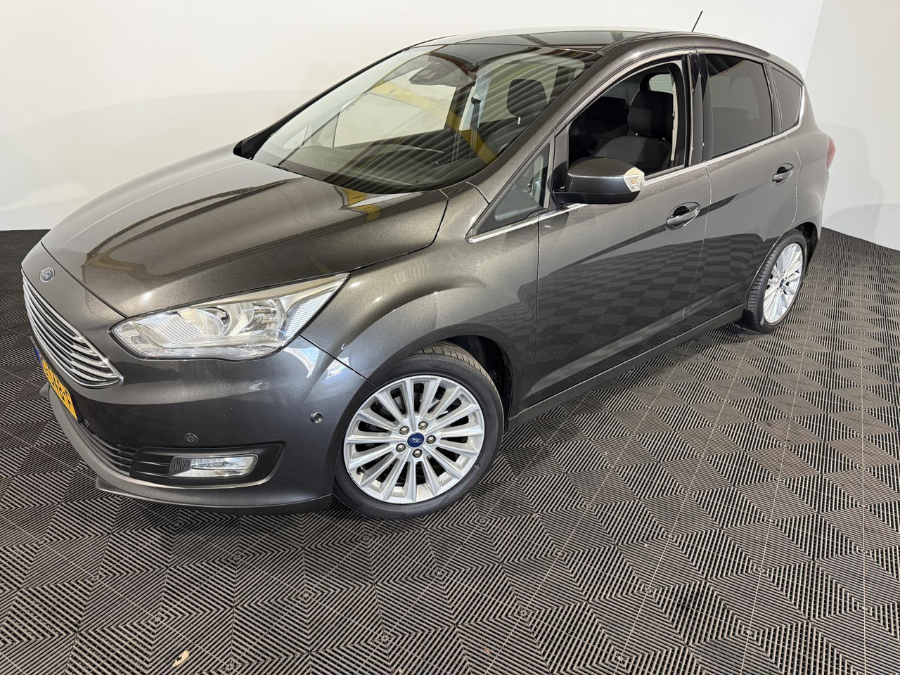 Ford C-Max 1.0 Titanium ZG-548-F 186.382 km - PKW: das Bild 1 Ford C-Max 1.0 Titanium ZG-548-F 186.382 km - PKW: das Bild 1