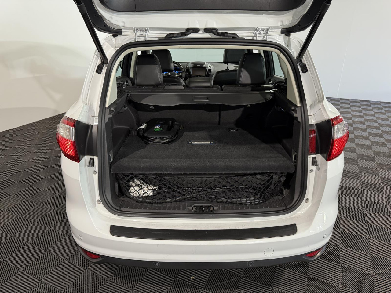 Ford C-Max 2.0 Plug-in Hybrid Titanium Plus | 2015 | 233.632 km | HL-834-P - PKW: das Bild 4 Ford C-Max 2.0 Plug-in Hybrid Titanium Plus | 2015 | 233.632 km | HL-834-P - PKW: das Bild 4