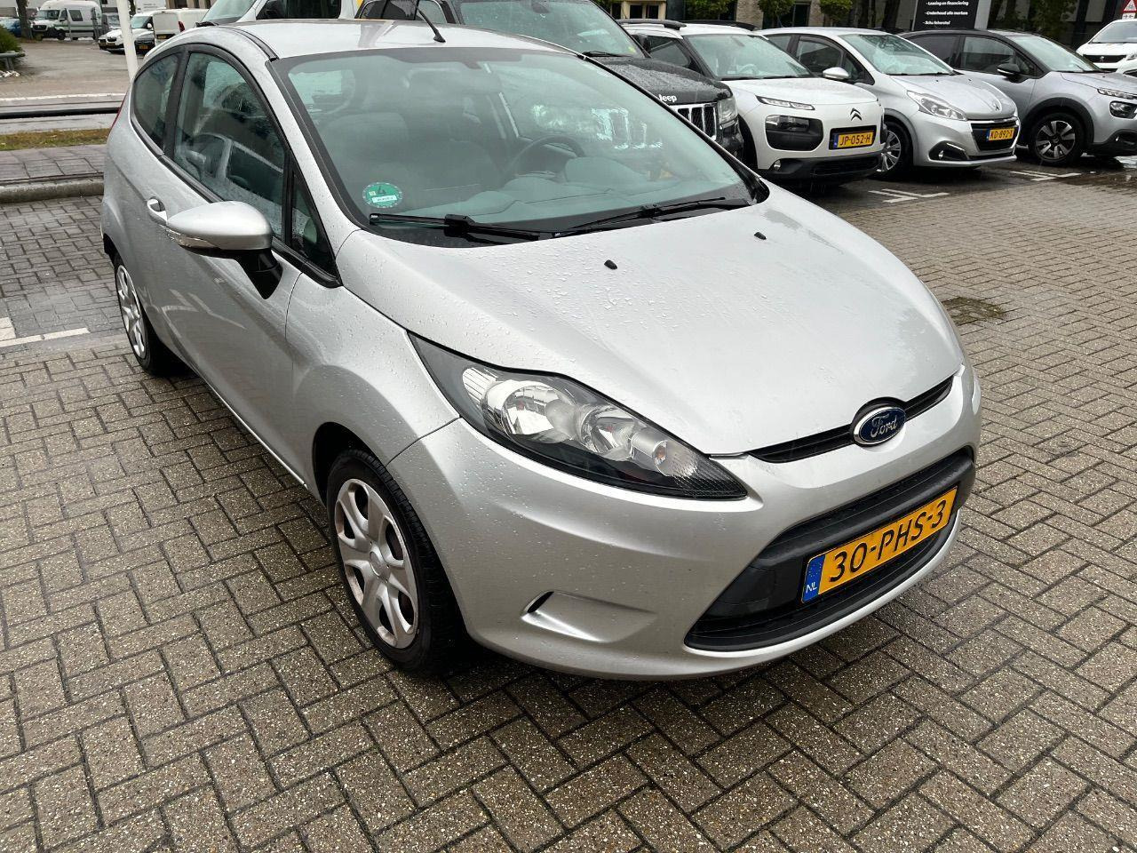 Ford Fiesta 1.25 Limited | 2011 | 186.640 km | 30PHS3 | NAP: Logisch - Schrägheck: das Bild 2 Ford Fiesta 1.25 Limited | 2011 | 186.640 km | 30PHS3 | NAP: Logisch - Schrägheck: das Bild 2