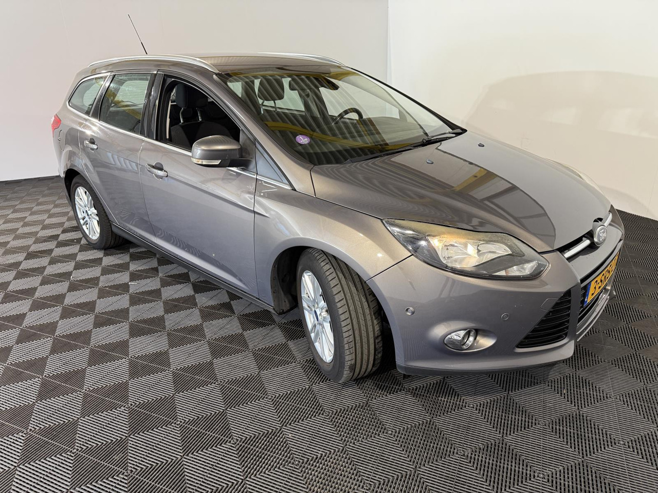 Ford | Focus Wagon | 1.0 EcoBoost Edition Plus | 2013 | 228.888 km | 3SRS07 | Logisch - PKW: das Bild 4 Ford | Focus Wagon | 1.0 EcoBoost Edition Plus | 2013 | 228.888 km | 3SRS07 | Logisch - PKW: das Bild 4