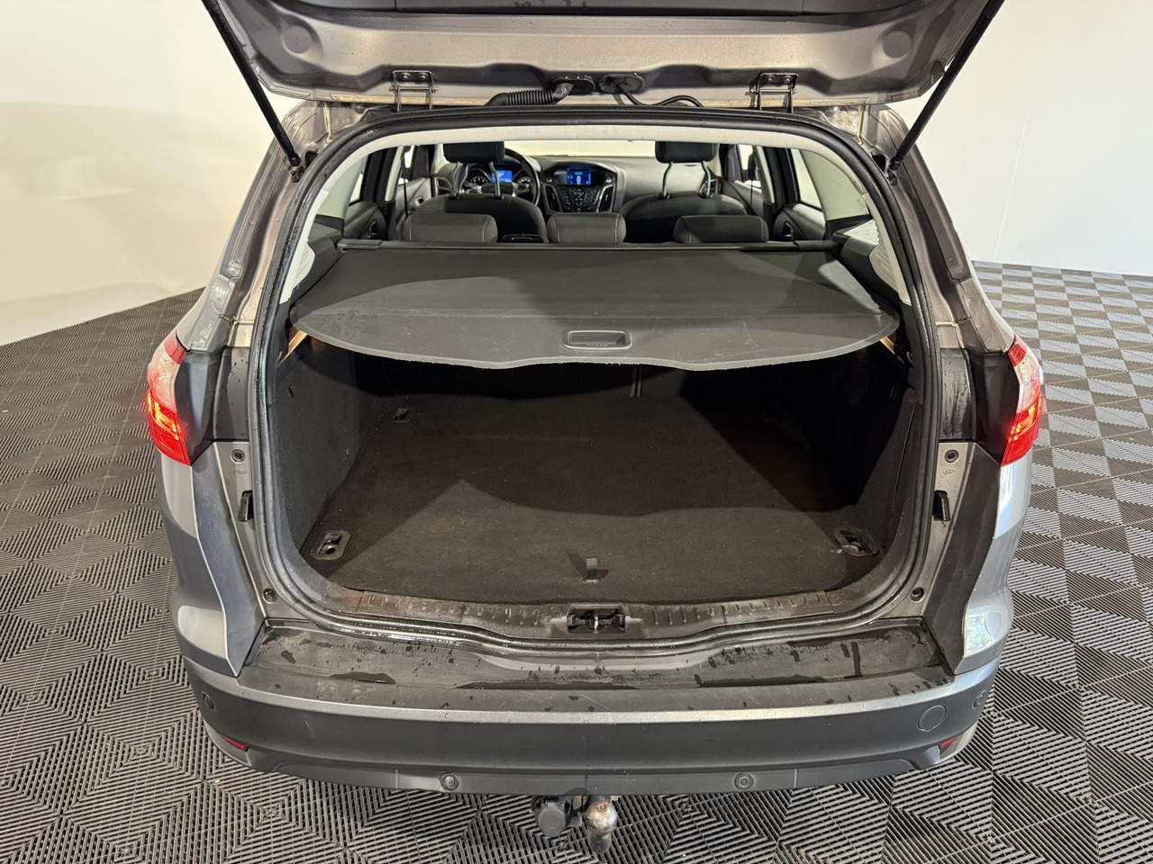Ford | Focus Wagon | 1.0 EcoBoost Edition Plus | 2013 | 228.888 km | 3SRS07 | Logisch - PKW: das Bild 2 Ford | Focus Wagon | 1.0 EcoBoost Edition Plus | 2013 | 228.888 km | 3SRS07 | Logisch - PKW: das Bild 2