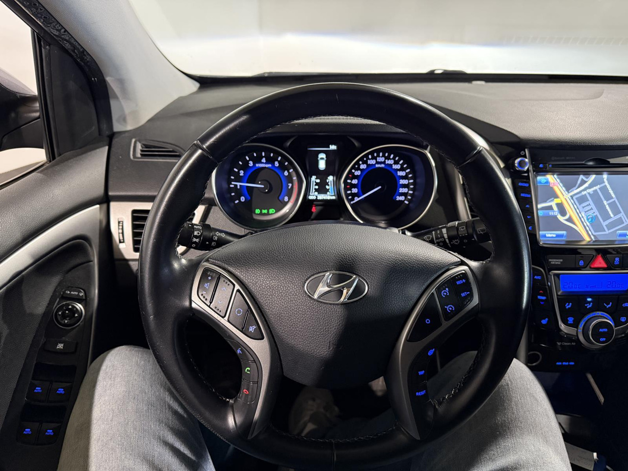 Hyundai | i30 | 1.6 GDI i-Catcher | 2012 | 287.418 km | 40XFT1 | Logisch - Schrägheck: das Bild 3 Hyundai | i30 | 1.6 GDI i-Catcher | 2012 | 287.418 km | 40XFT1 | Logisch - Schrägheck: das Bild 3