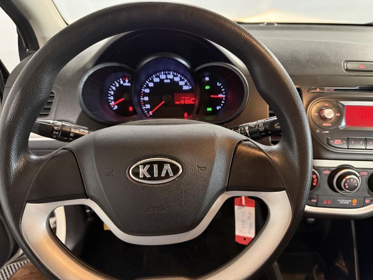 Kia | Picanto | 1.2 CVVT Comfort Pack | 2011 | 131.895 km | 93RKL7 | Logisch - Schrägheck: das Bild 4 Kia | Picanto | 1.2 CVVT Comfort Pack | 2011 | 131.895 km | 93RKL7 | Logisch - Schrägheck: das Bild 4