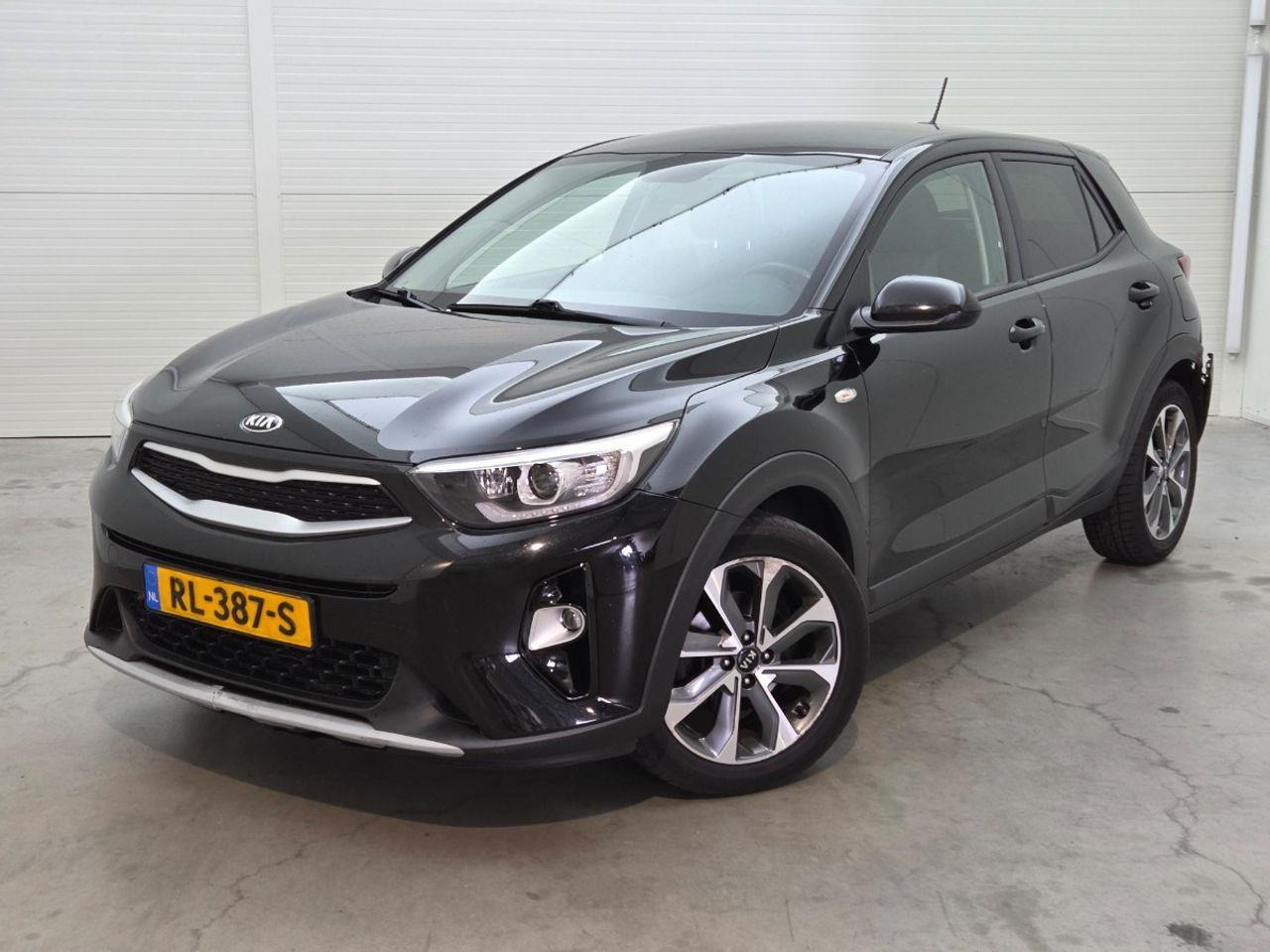 Kia Stonic 1.0 T - GDi ComfortPlusLine Navigator | 2018 | 158.530 km | RL387S | NAP: Logisch - SUV/ Geländewagen: das Bild 1 Kia Stonic 1.0 T - GDi ComfortPlusLine Navigator | 2018 | 158.530 km | RL387S | NAP: Logisch - SUV/ Geländewagen: das Bild 1