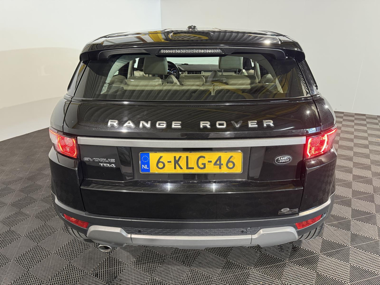 Land Rover Range Rover Evoque 2.2 TD4 4WD Pure | 2013 | 288.735 km | 6-KLG-46 - SUV/ Geländewagen: das Bild 4 Land Rover Range Rover Evoque 2.2 TD4 4WD Pure | 2013 | 288.735 km | 6-KLG-46 - SUV/ Geländewagen: das Bild 4