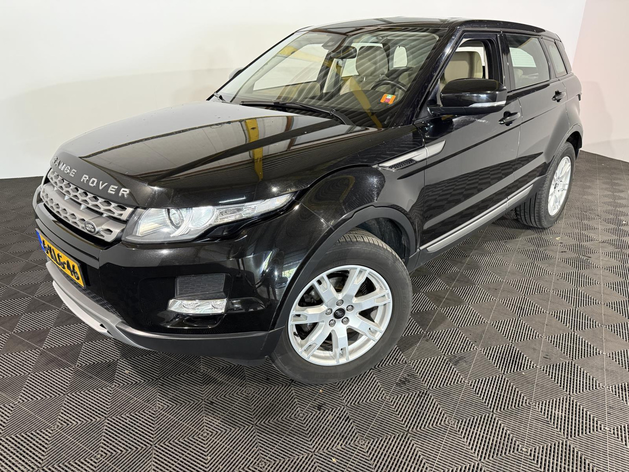 Land Rover Range Rover Evoque 2.2 TD4 4WD Pure | 2013 | 288.735 km | 6-KLG-46 - SUV/ Geländewagen: das Bild 1 Land Rover Range Rover Evoque 2.2 TD4 4WD Pure | 2013 | 288.735 km | 6-KLG-46 - SUV/ Geländewagen: das Bild 1