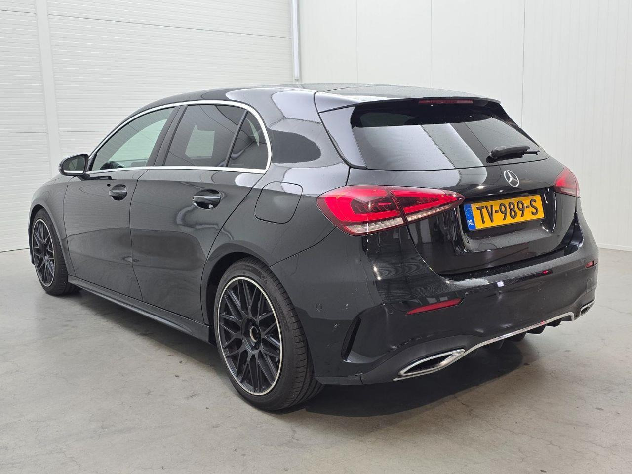 Mercedes - Benz A - klasse 180 d Business Solution AMG | 2018 | 218.074 km | TV989S | NAP: Logisch - Schrägheck: das Bild 3 Mercedes - Benz A - klasse 180 d Business Solution AMG | 2018 | 218.074 km | TV989S | NAP: Logisch - Schrägheck: das Bild 3