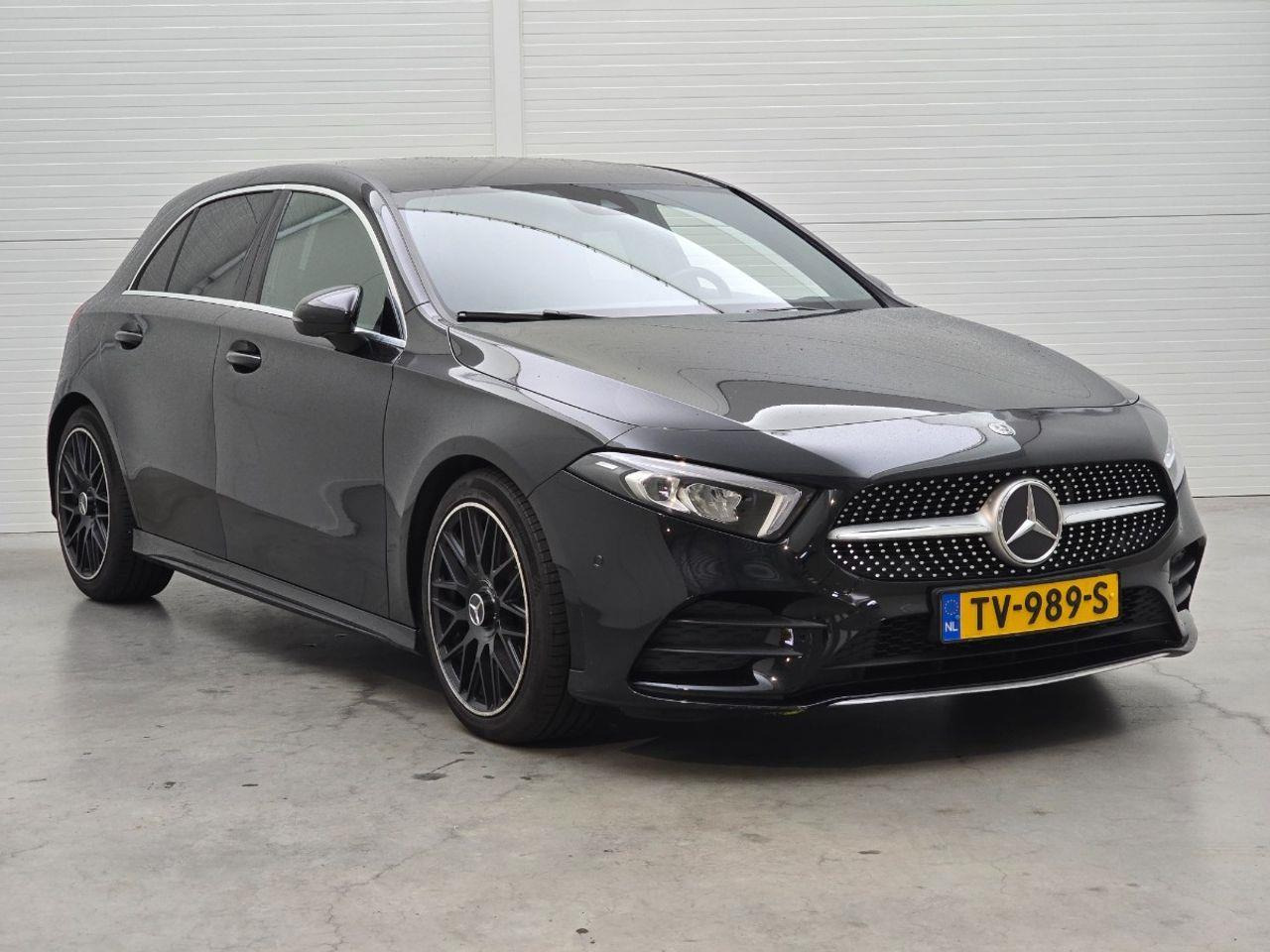 Mercedes - Benz A - klasse 180 d Business Solution AMG | 2018 | 218.074 km | TV989S | NAP: Logisch - Schrägheck: das Bild 2 Mercedes - Benz A - klasse 180 d Business Solution AMG | 2018 | 218.074 km | TV989S | NAP: Logisch - Schrägheck: das Bild 2