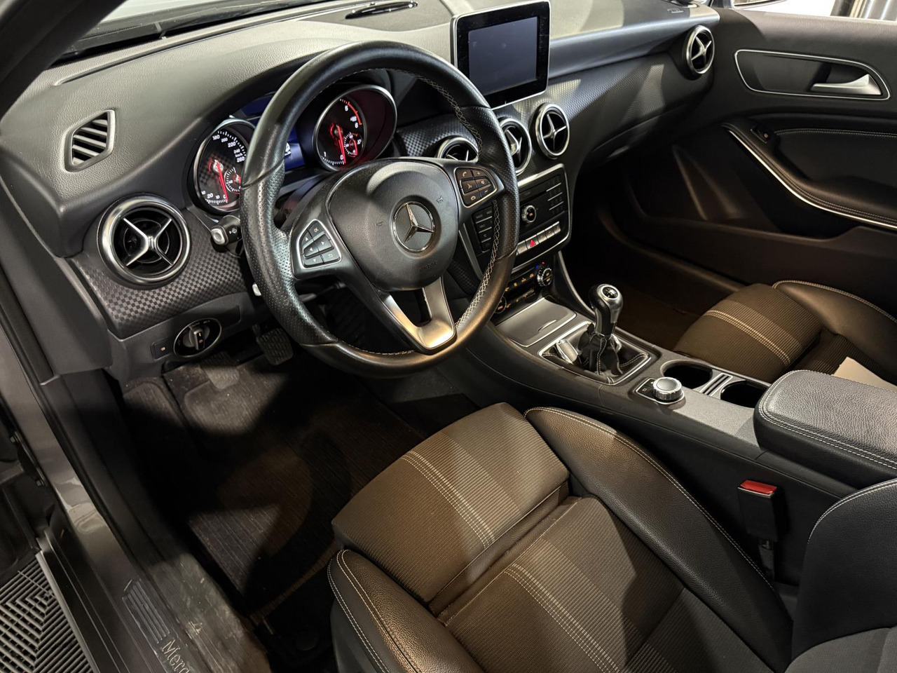 Mercedes-Benz A-klasse 200d Sport Edition | 2018 | 168.268 km | K-690-BJ - Schrägheck: das Bild 3 Mercedes-Benz A-klasse 200d Sport Edition | 2018 | 168.268 km | K-690-BJ - Schrägheck: das Bild 3