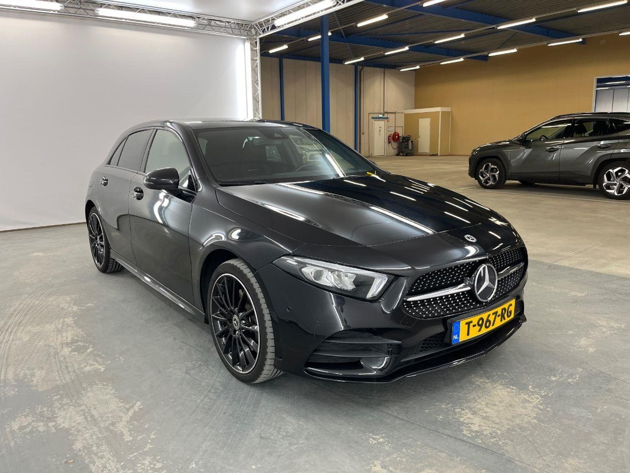 Mercedes - Benz A - klasse 250 e Business Line | 2022 | 26.677 km | Automaat | T967RG | NAP: Geen oordeel - Schrägheck: das Bild 2 Mercedes - Benz A - klasse 250 e Business Line | 2022 | 26.677 km | Automaat | T967RG | NAP: Geen oordeel - Schrägheck: das Bild 2