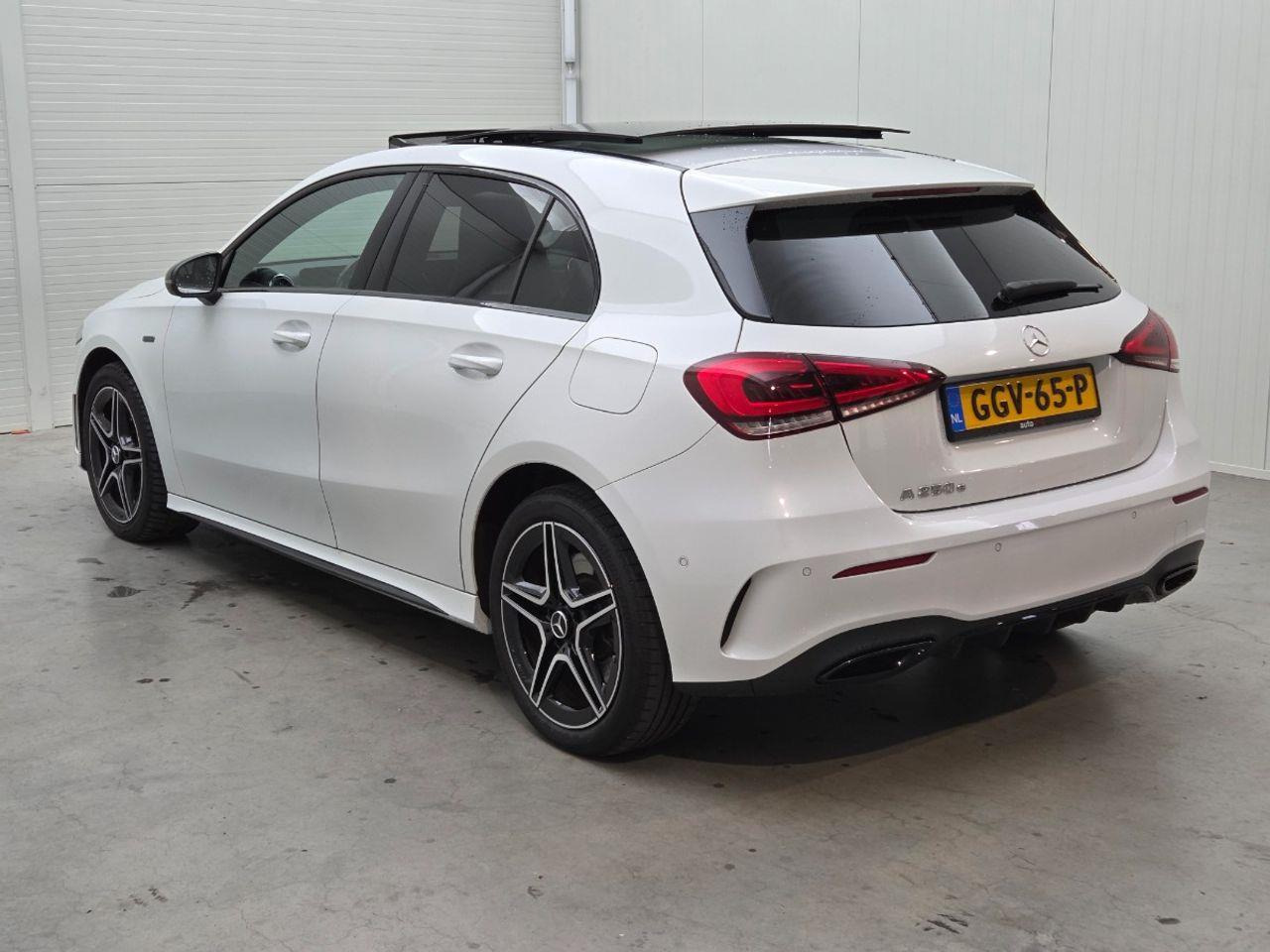 Mercedes - Benz A - klasse 250 e Premium Plus | 2021 | 82.548 km | GGV65P | NAP: Geen oordeel - Schrägheck: das Bild 3 Mercedes - Benz A - klasse 250 e Premium Plus | 2021 | 82.548 km | GGV65P | NAP: Geen oordeel - Schrägheck: das Bild 3