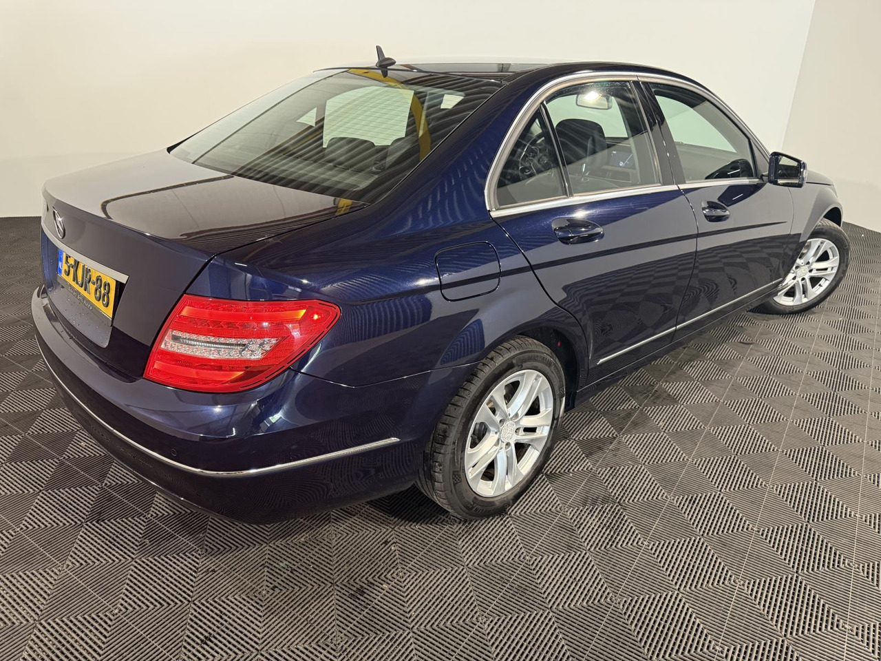 Mercedes-Benz C-klasse 220 CDI BlueEFFICIENCY Edition Avantgarde | 2013 | 348.866 km | 5-KJR-88 - Limousine: das Bild 3 Mercedes-Benz C-klasse 220 CDI BlueEFFICIENCY Edition Avantgarde | 2013 | 348.866 km | 5-KJR-88 - Limousine: das Bild 3