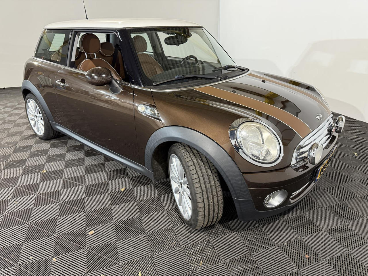 Mini | Mini | 1.6 Cooper Mayfair | 2011 | 199.566 km | 03PFG4 | Logisch - Schrägheck: das Bild 5 Mini | Mini | 1.6 Cooper Mayfair | 2011 | 199.566 km | 03PFG4 | Logisch - Schrägheck: das Bild 5
