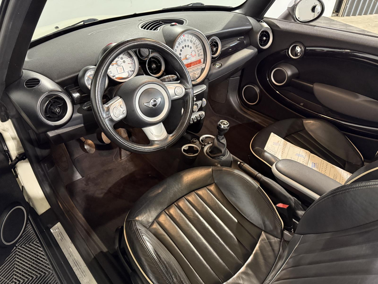 Mini | Mini Cabrio | 1.6 Cooper Chili | 2010 | 148.938 km | 92LHF2 | Logisch - PKW: das Bild 3 Mini | Mini Cabrio | 1.6 Cooper Chili | 2010 | 148.938 km | 92LHF2 | Logisch - PKW: das Bild 3