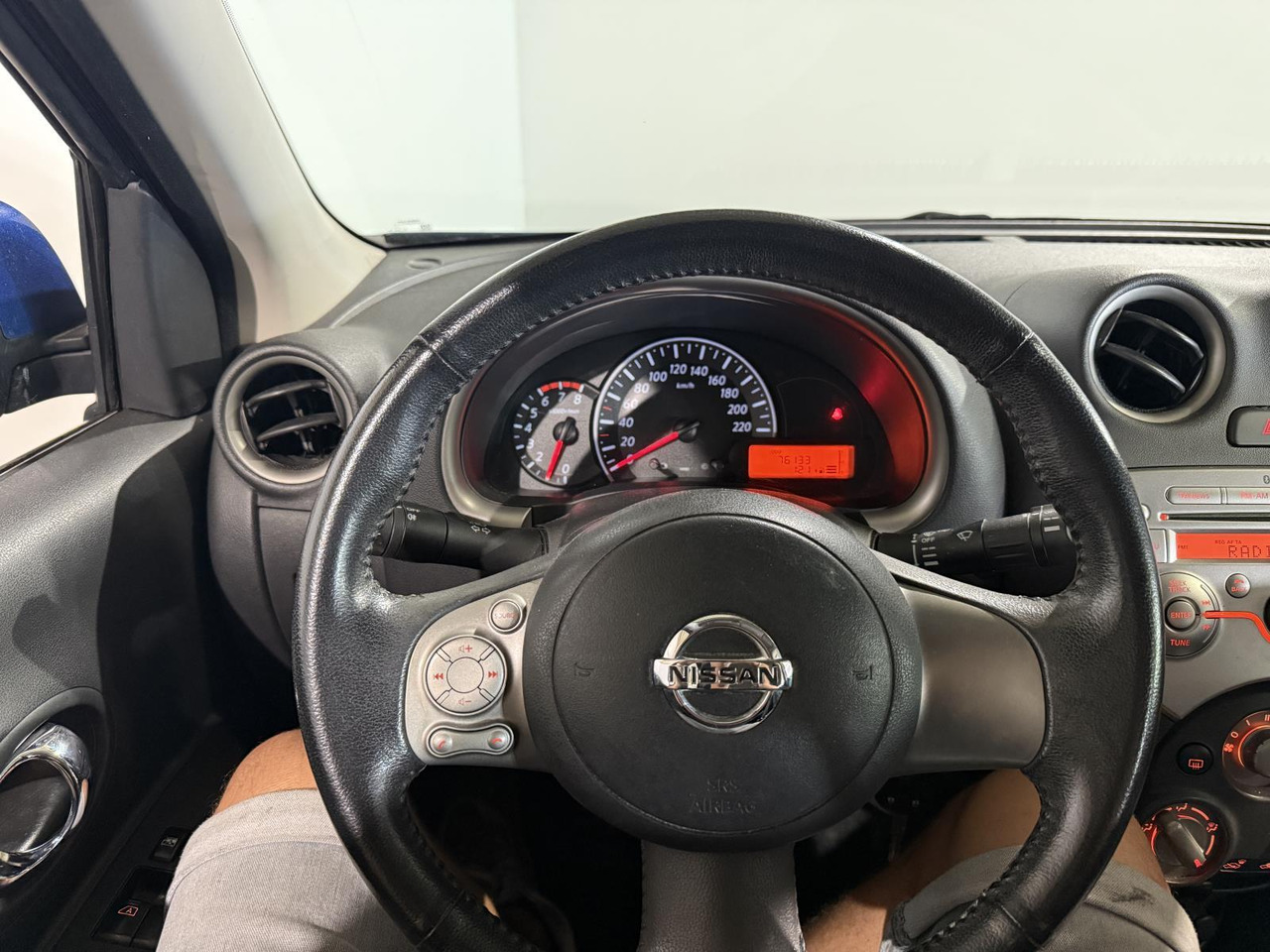 Nissan Micra 1.2 DIG-S Acenta | 2013 | 76.134 km | 32-ZVB-4 - Schrägheck: das Bild 5 Nissan Micra 1.2 DIG-S Acenta | 2013 | 76.134 km | 32-ZVB-4 - Schrägheck: das Bild 5