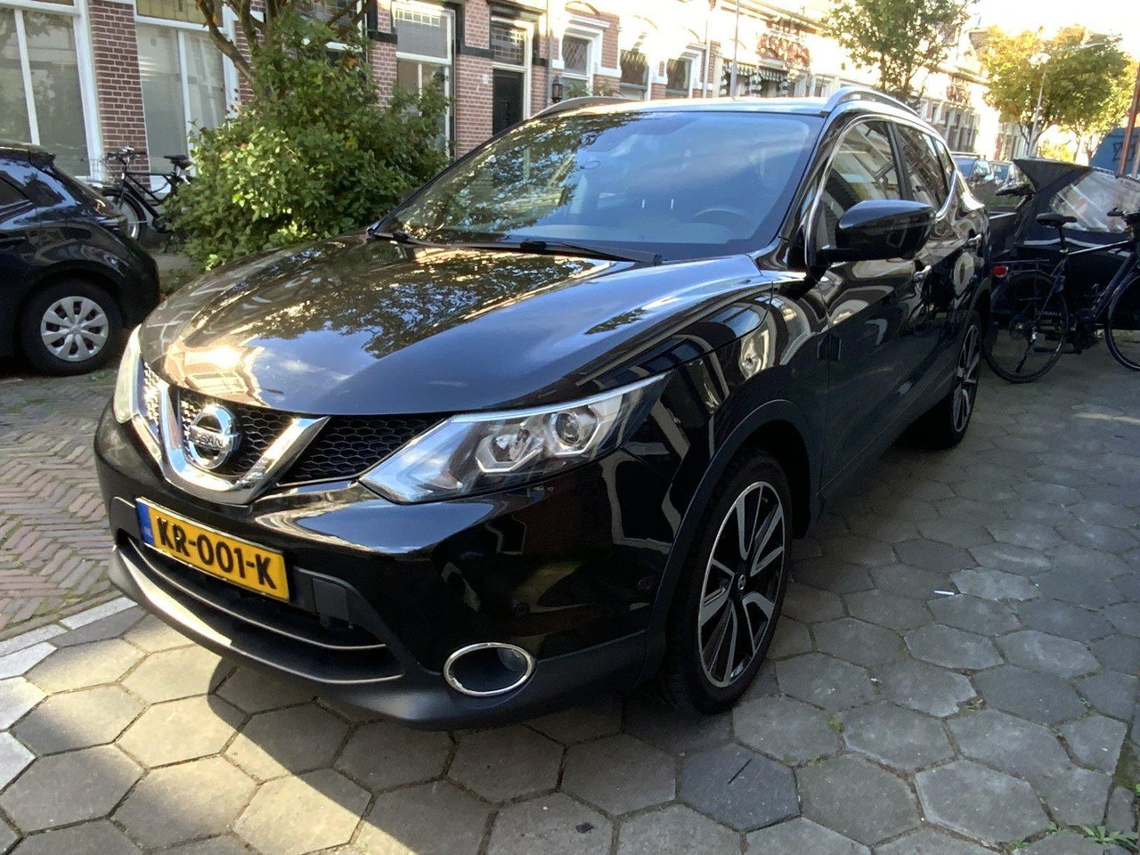 Nissan | Qashqai | 1.2 Tekna | 2016 | 193.328 km | Automaat | KR001K | Logisch - SUV/ Geländewagen: das Bild 1 Nissan | Qashqai | 1.2 Tekna | 2016 | 193.328 km | Automaat | KR001K | Logisch - SUV/ Geländewagen: das Bild 1